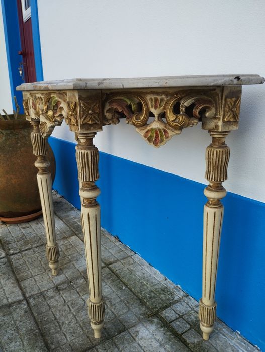 Aparador com tampo de mármore+ espelho