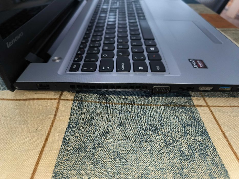Lenovo ideapad 300