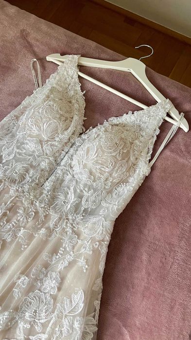 Efekt wow suknia ślubna r.44/XXL, 180cm+obcas, Essense of Australia