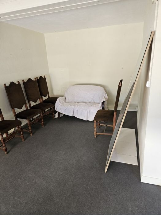 Aluga-se espaço comercial