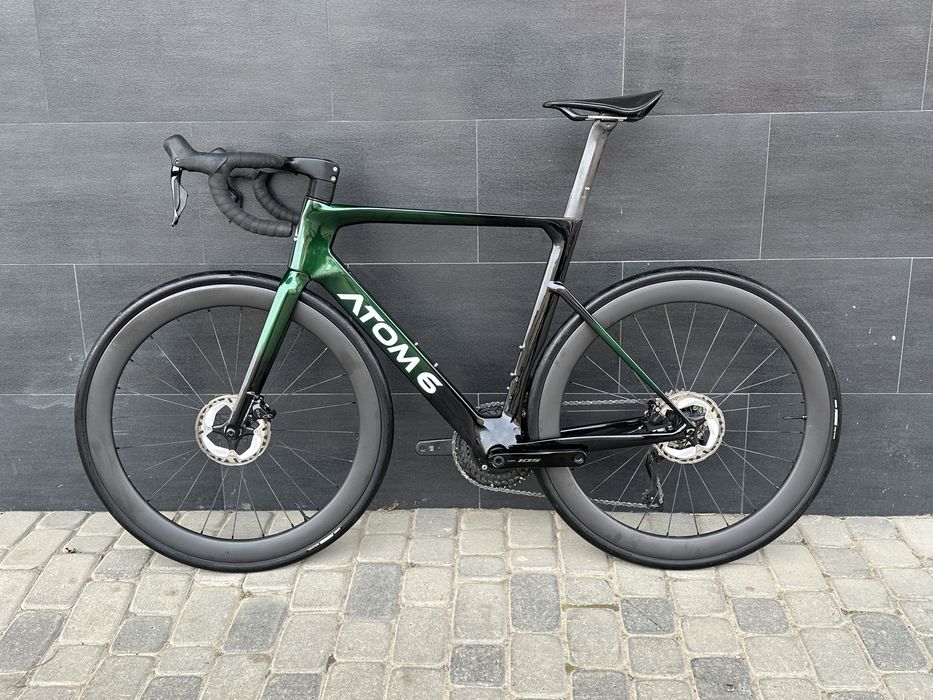 Топовий Бельгійський шосейник на 105 Di2 2/12 та карбон колесах