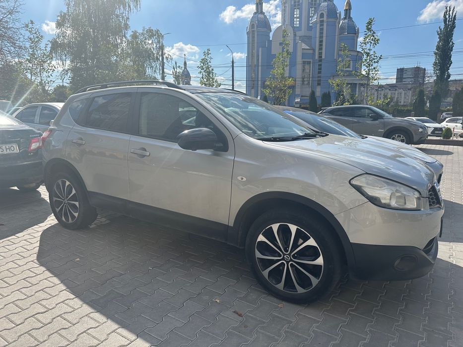 Продам авто Nissan Qashqai 2013 року випуску 1.5 dci