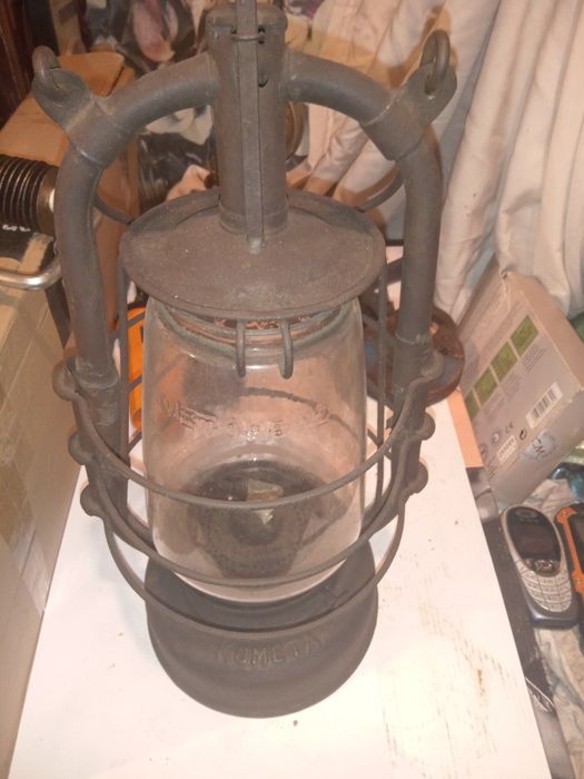 Lampa naftowa kometa
