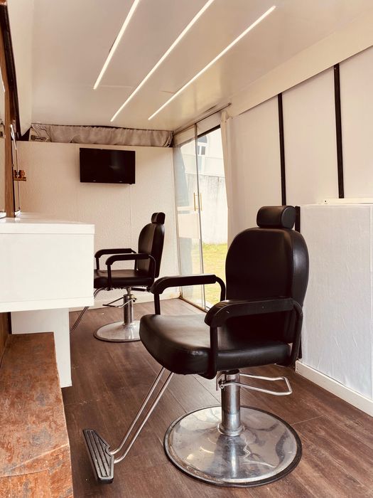 Barbearia móvel ou salão de beleza