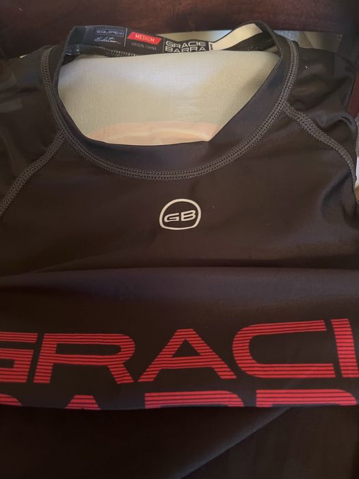 Dois Kimonos Jiu jitsu Gracie Barra