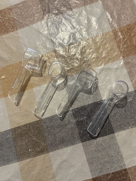 4 peças capas escovas de dentes  oral B