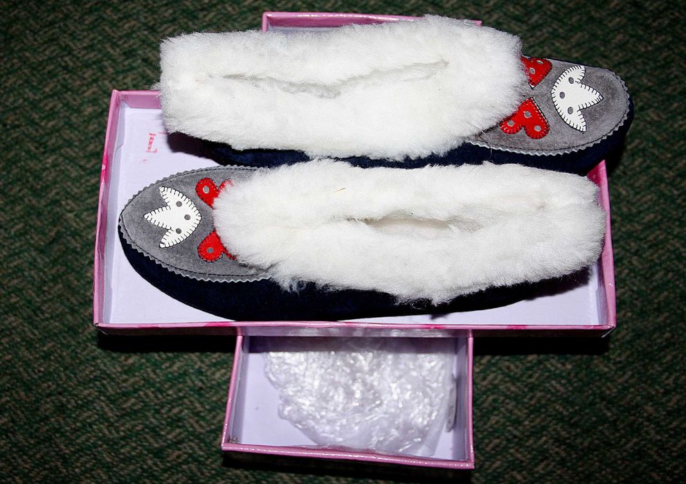 Домашние тапочки.