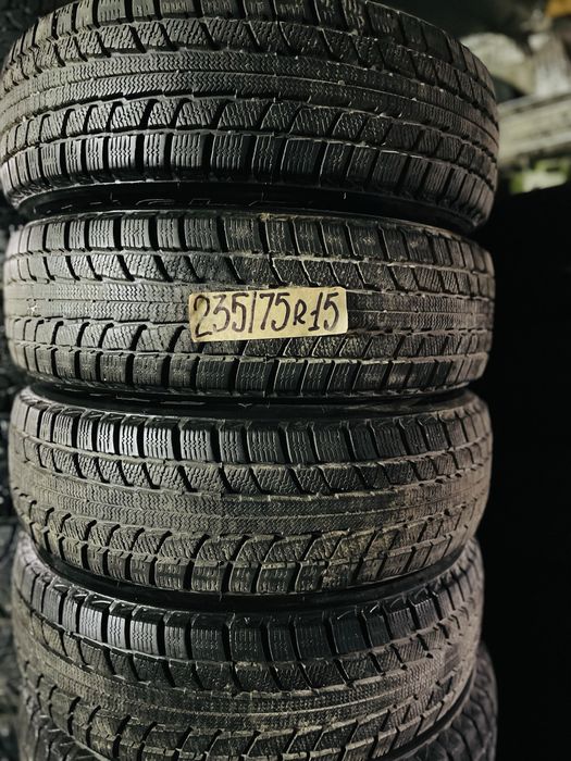 Шини Р 15 235/75,  болото,М/Т ,комплекти,пари.