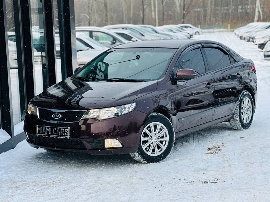 Kia Cerato 1.6 бензин   2011рік  відмінний стан від власника