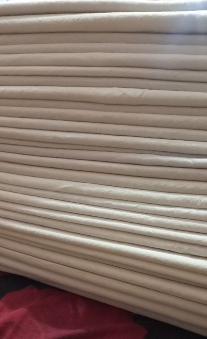 Простынь/Наволочка .Белая .Б/у в отличном сост.Хлопок 100%.