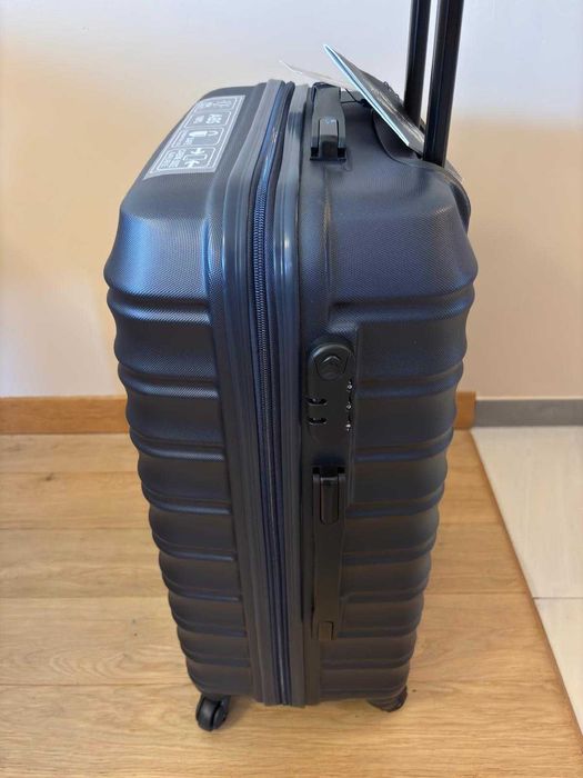 Walizka Torba podrozna WITTCHEN 65L 67cm z ABS-u z żebrowaniem