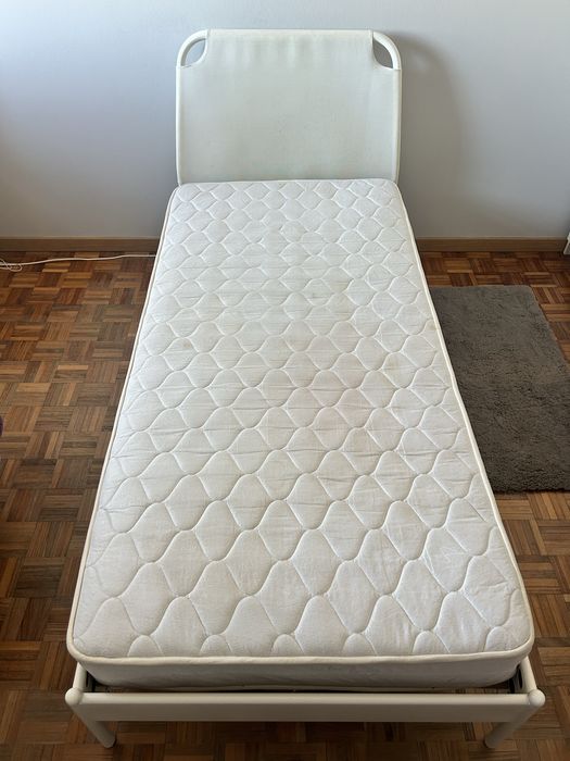 Cama solteiro 90x200 cm + Colchão + Protetores de Colchão