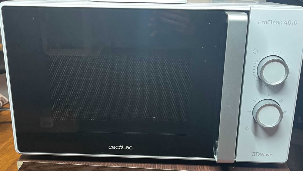 Kuchenka mikrofalowa Cecotec ProClean 4010 BIAŁA