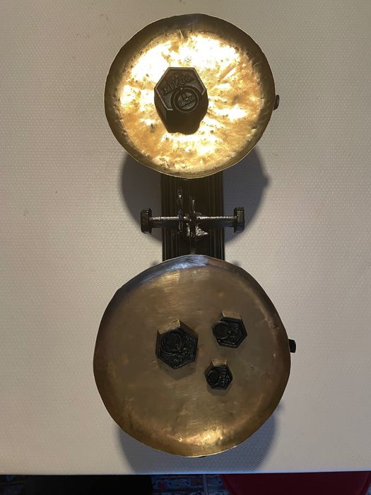 Balança em ferro fundido