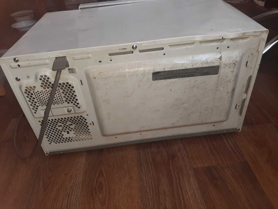 Микроволновая печь на запчасти