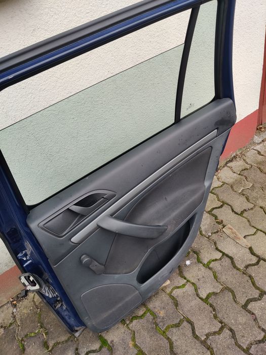 Drzwi tył prawe Skoda Octavia kombi 2F LF5AL granatowe Kostomłoty