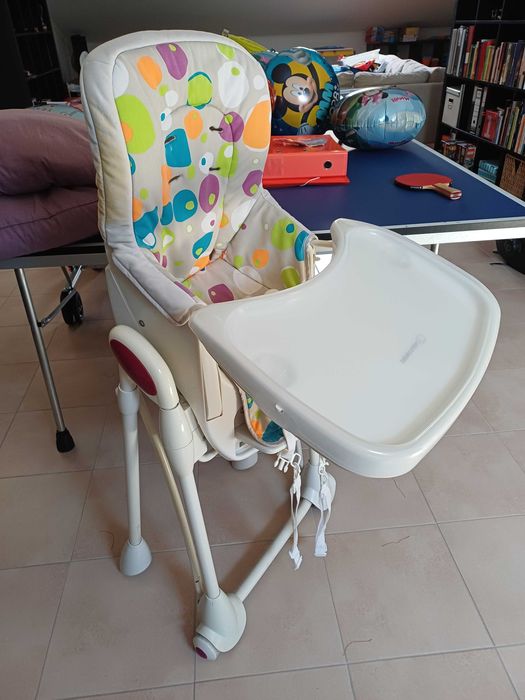 Cadeira de papa bebeconfort, aquecedor de biberon e máquina de tirar leite medela