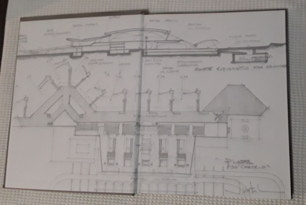 Livro sobre Aeroporto Francisco Sá Carneiro