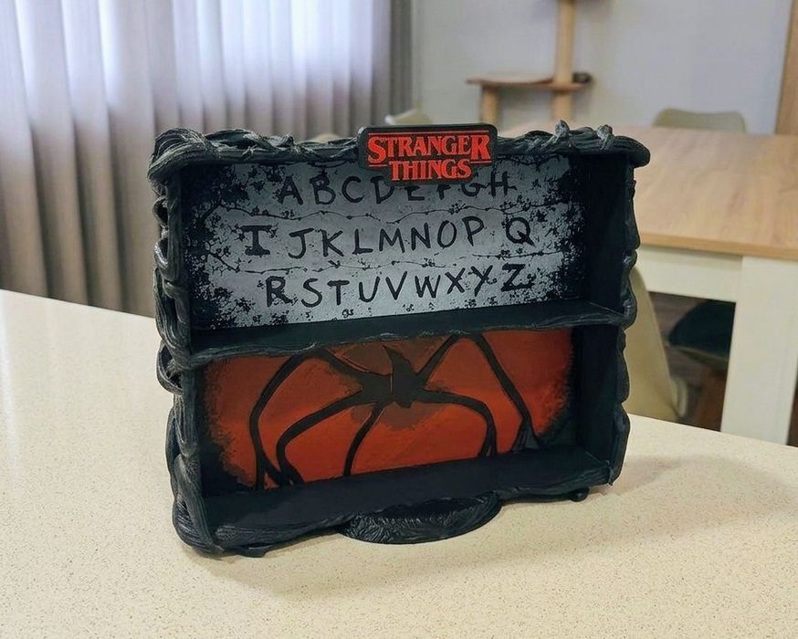Expositor Stranger Things Kinder Joy Funko Pop!