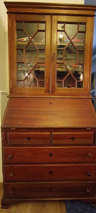 Escrevaninha com estante madeira mogno