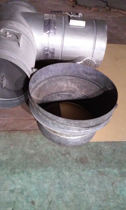 Trójnik z 2 przepustnicami wentylacyjnymi Ø (fi) 315 mm i redukcją