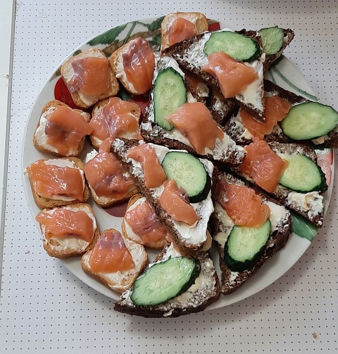 Сьомга обріз, слайси,верхня частина балика,слабосолена без шкіри і кіс