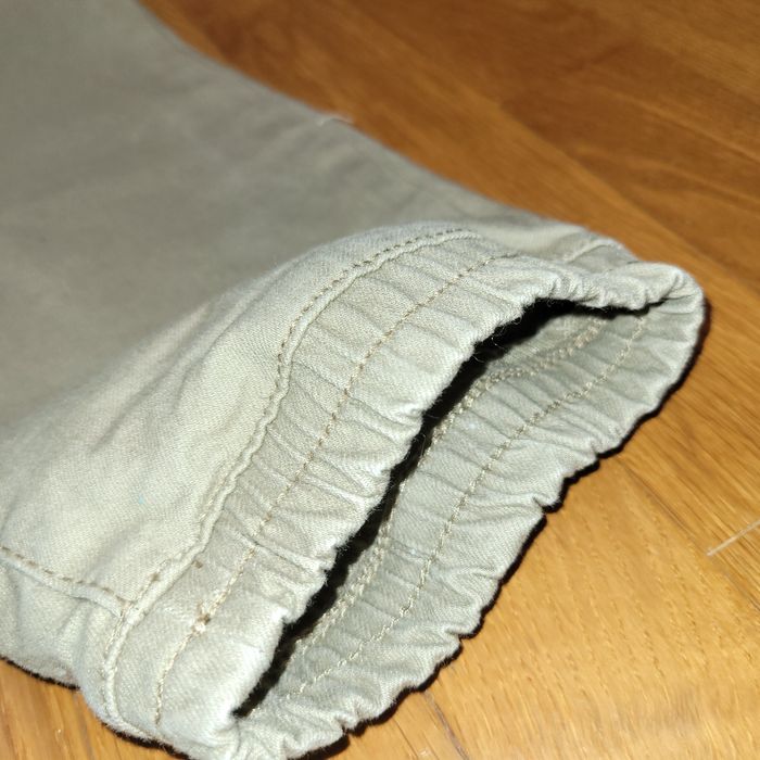 Calças cargo acizentadas