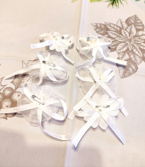 Komunia, wesele kotyliony, przypinki, 10 szt.