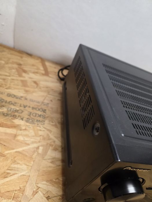 amplituner marki Pioneer (seria VSX)