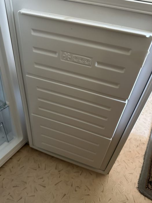 Продам морозильную камеру vestfrost