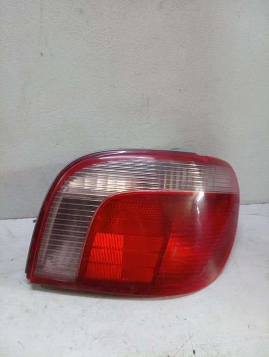 Prawa tylna lampa toyota Yaris 1