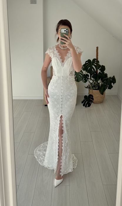 Koronkowa suknia ślubna rybka odkryte plecy