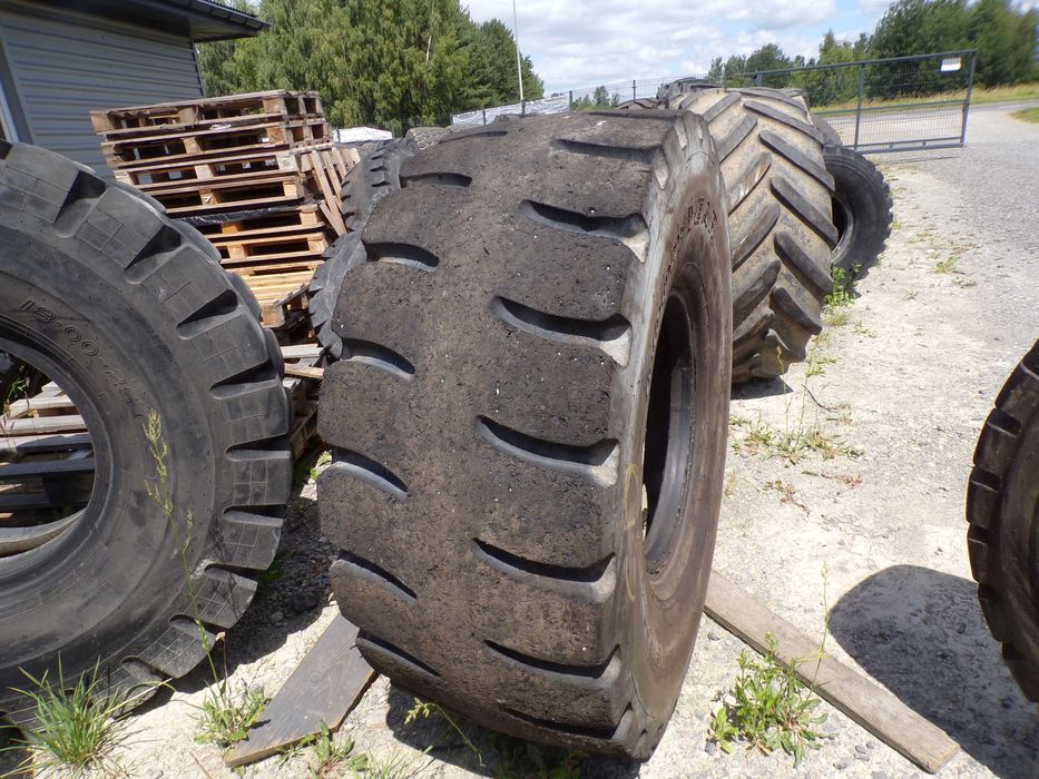 Opona 20.5R25 GOODYEAR UNISTEL L-5 (2000 netto)