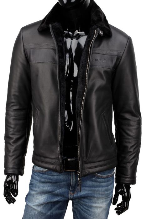 Czarna kurtka skórzana