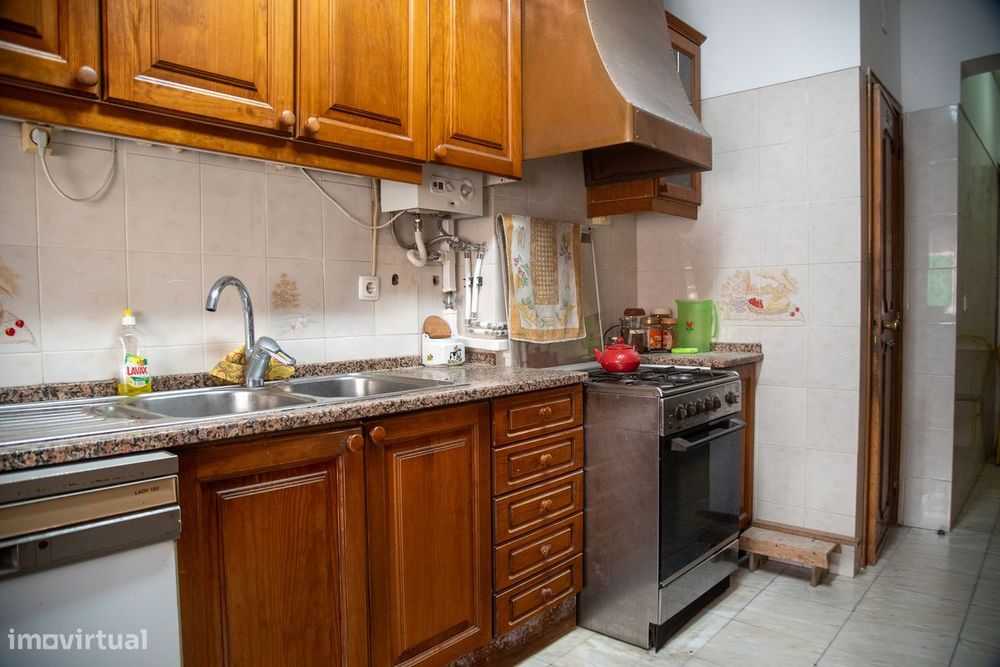 T2 com Terraço Grande, Garagem e Elevador