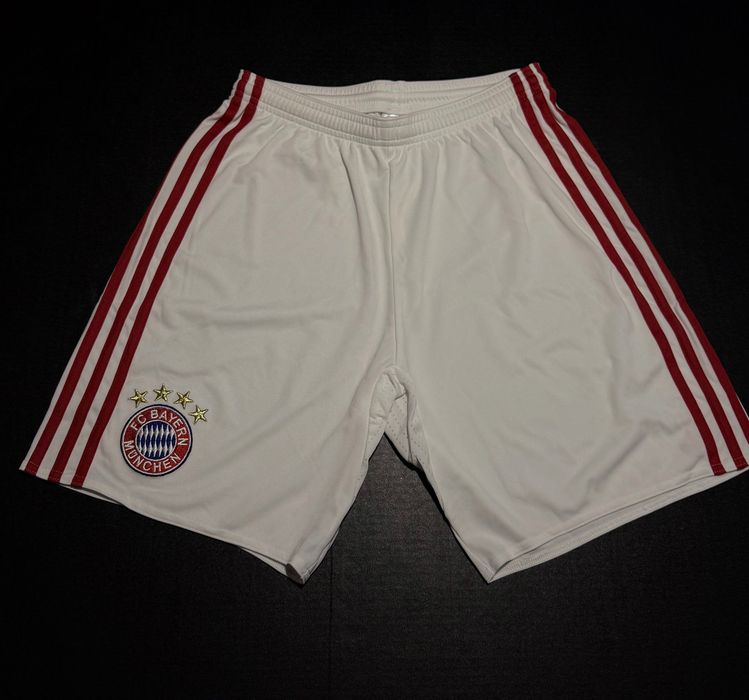 Чоловічі спортивні футбольні шорти Adidas FC Bayern, розмір S, Оригінал!