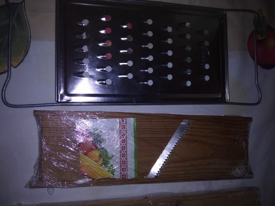 Наборы на кухню и разные миски для дачи