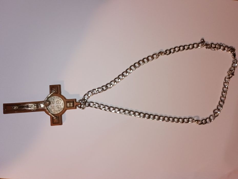 Medalhas e fios religiosos
