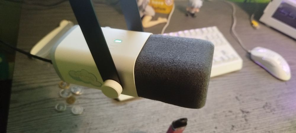 komputer+monitor+mikrofon+klawiatura+mysz