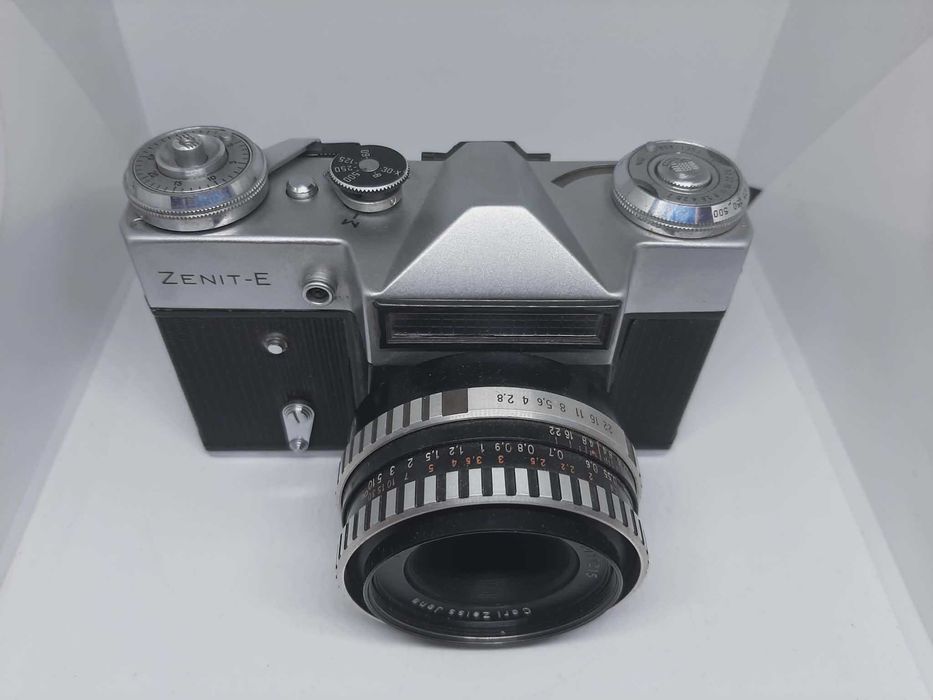 Aparat fotograficzny Zenit-E obiektyw Tessar 2.8/50. Carl Zeiss Jena