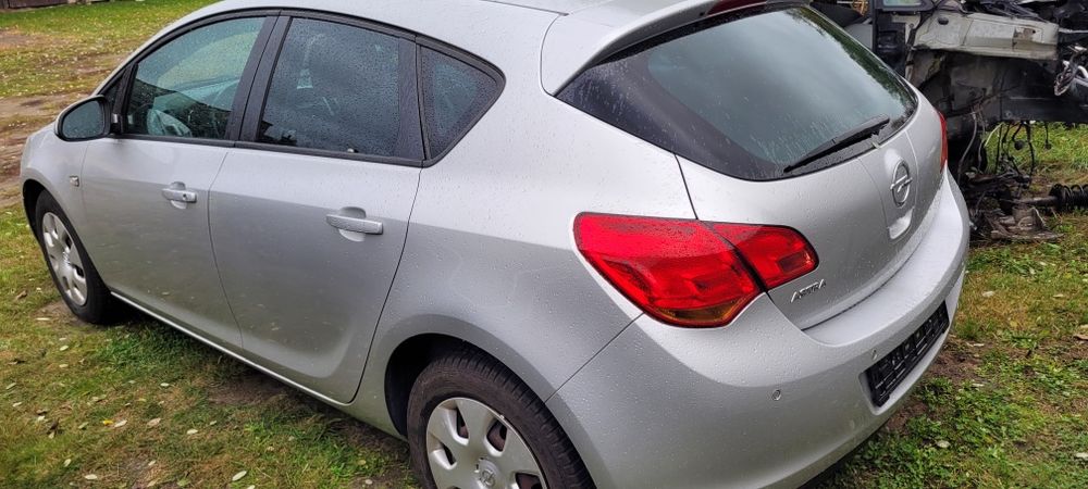 Astra j z gan z176 a14xer zderzak maska błotnik silnik skrzynia fotele