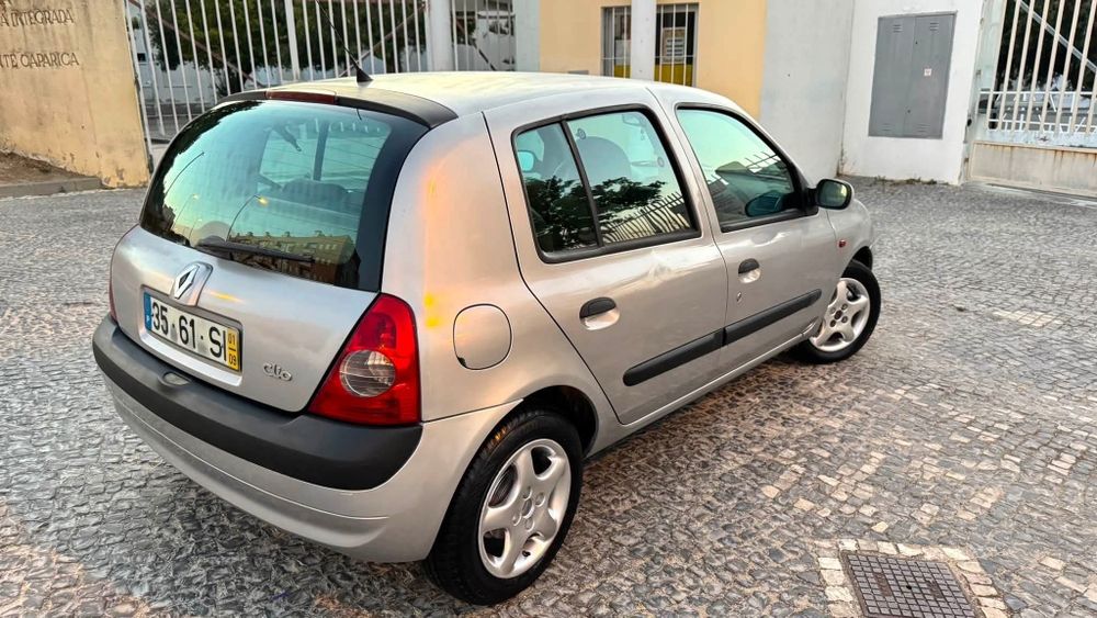 Renault Clio — fotografia 4
