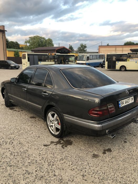 Продам мерседес W210 3.2 дизель
