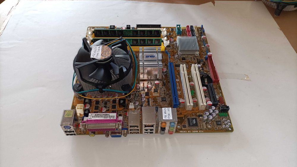 Motherboard ASUS P5K-VM com processador Intel E6550