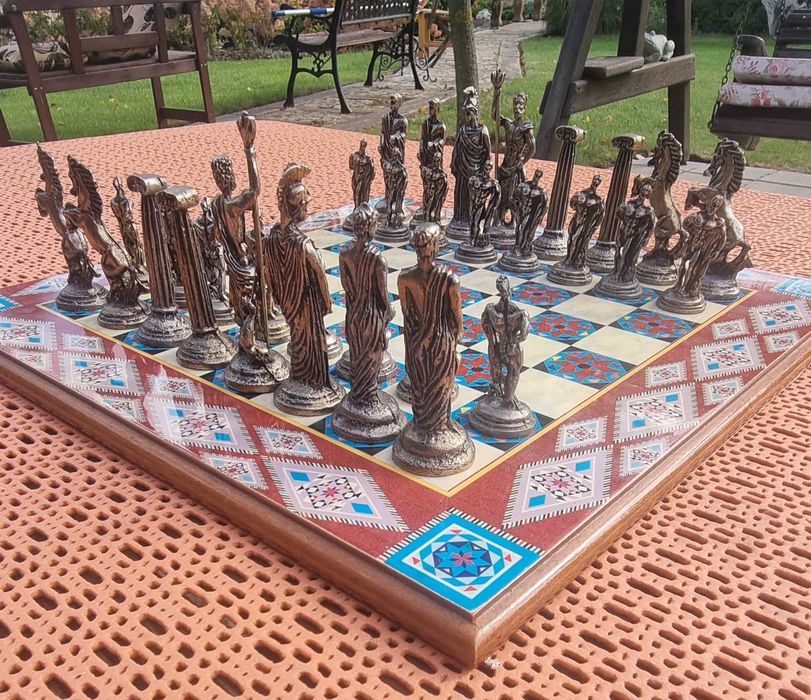 Stare szachy z greckimi postaciami