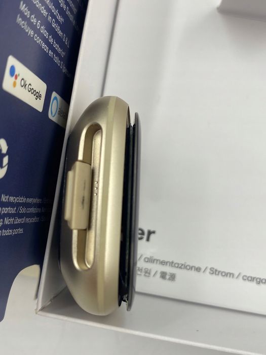 uszkodzony smartwatch fitbit versa 3 białe paski nfc bluetooth opis