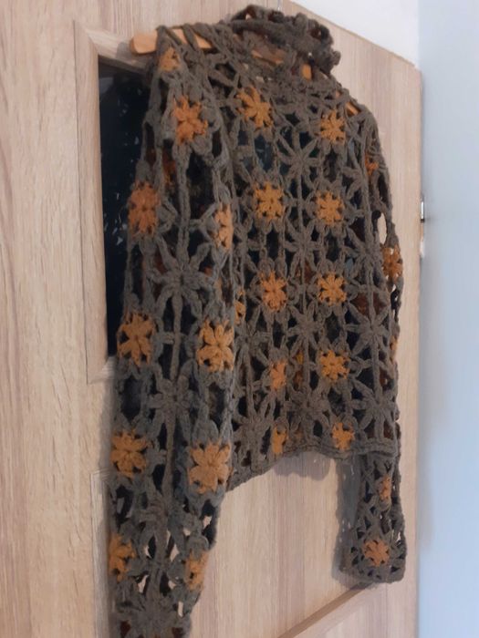 Sweter zapinany ażurowy