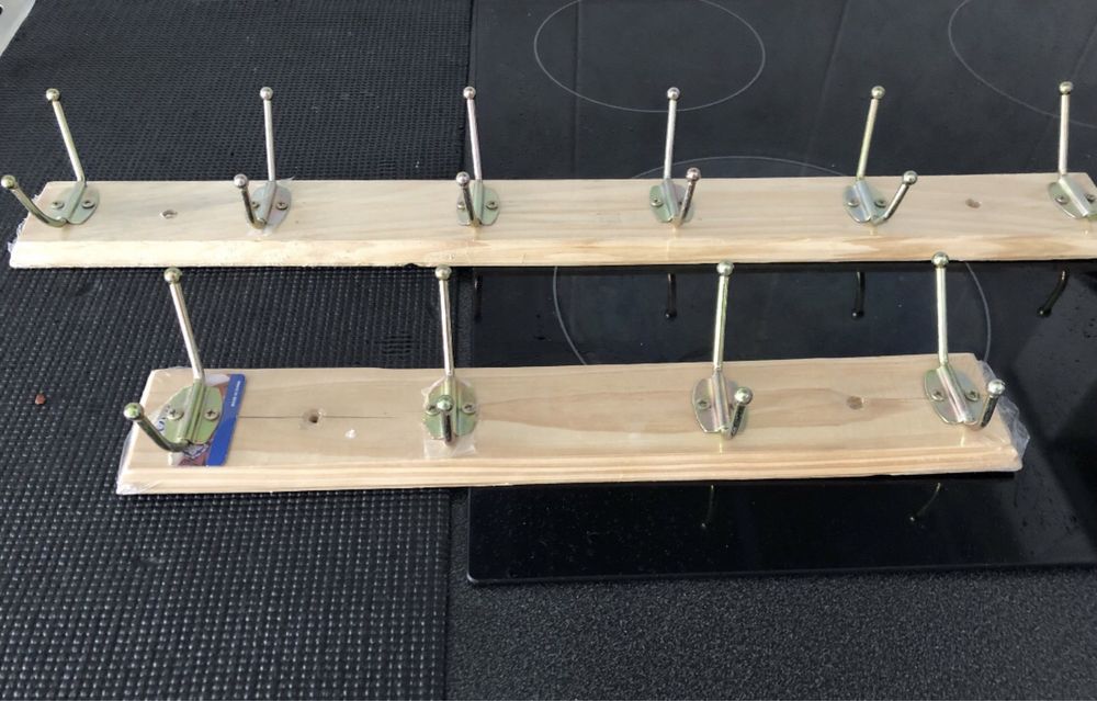 4 bocas para fogao novas e dois modelos  cabides novos