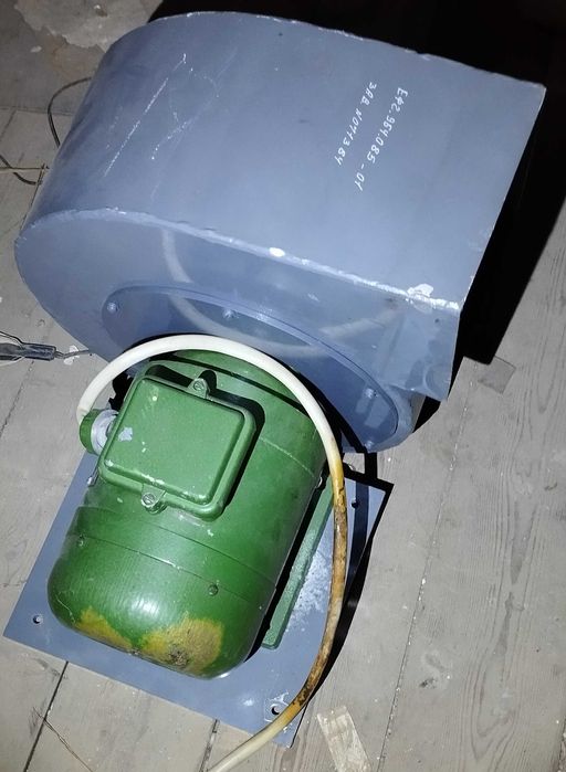 Вентилятор витяжний на віброопорі