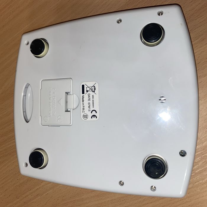 Продам электронные весы до 5 кг. Прорезиненые ножки с автоподстройкой